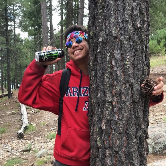 Meet your Posher, Devaughn - Picture 1 of 1